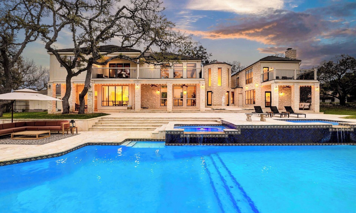 Cross Mountain House | Majestic Oak - Luxury/Billiards Room/Pool