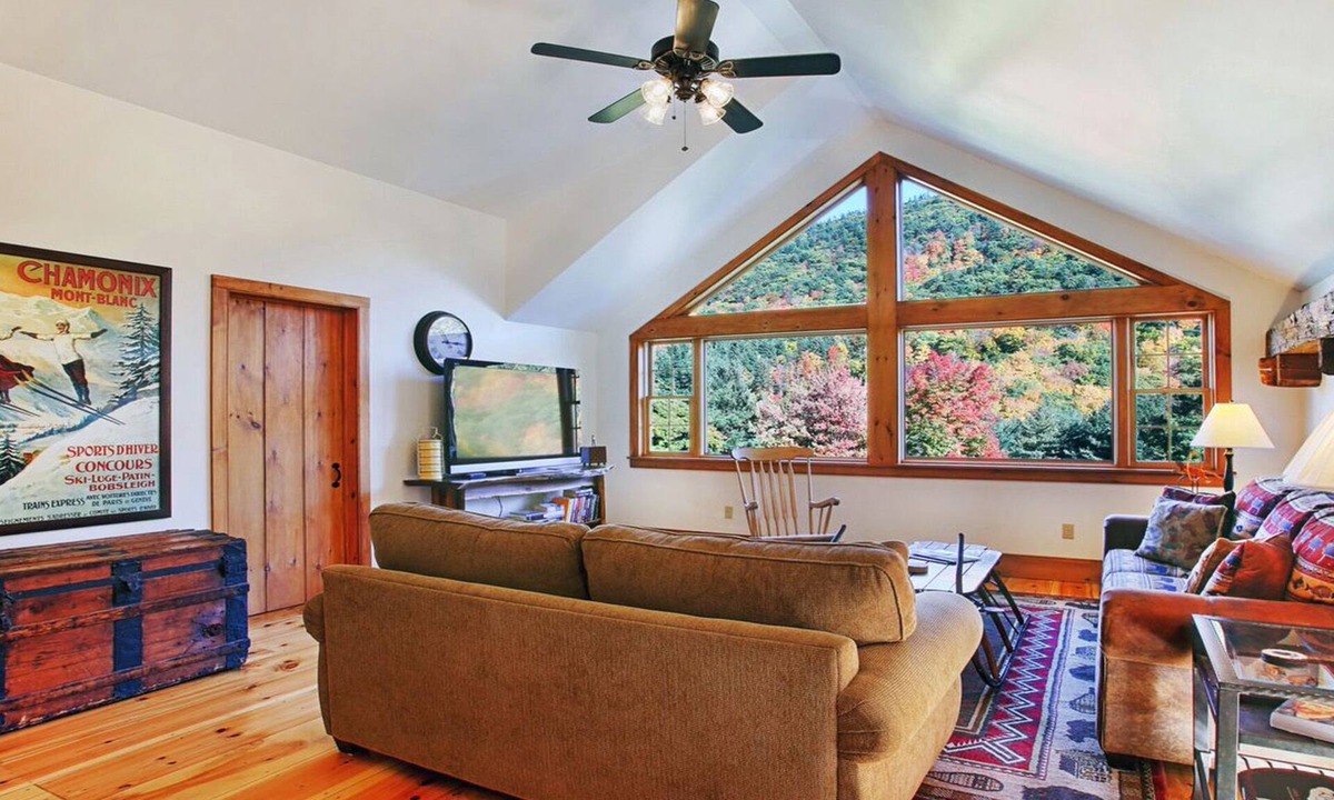 Wells Bed & Breakfast | Majestic Suite Sleeps Four Mountain Views Bed and Breakfast Vermont
