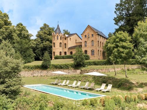 Sant Hilari Sacalm House | Majordoms - Castell de Villavecchia - 33 pax