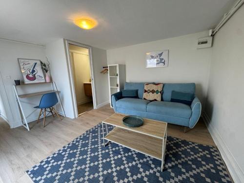 Bron Apartment | Majorelle Studio near Eurexpo - Lyon - hospitals