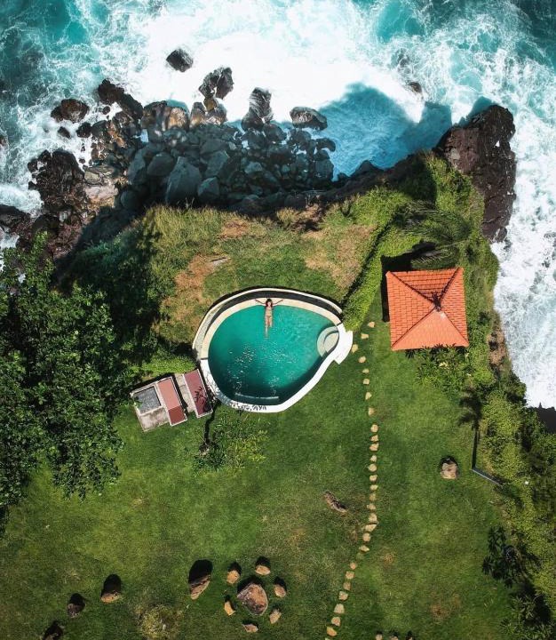 Tumbu Village Bed & Breakfast | Makawi Tuwa Cliff - Luxury Cliff Stay with Private Beach, Infinity Pools and Ocean View