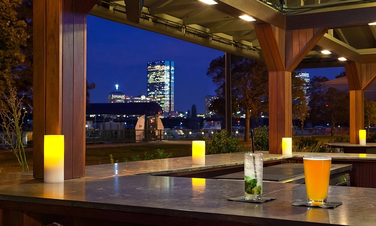 East Cambridge Resort | Make Your Trip More Enjoyable! w/Indoor Pool, Pets are Allowed Here!