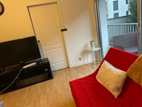 Brive-la-Gaillarde Apartment | makedahome