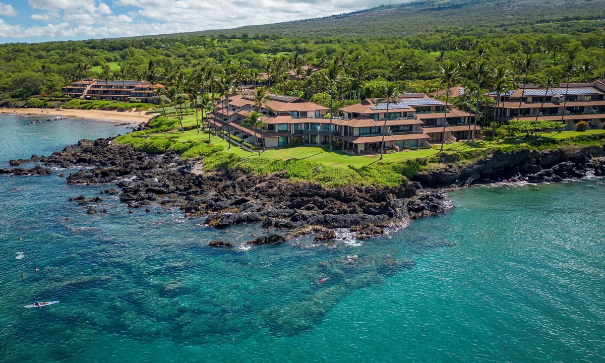 Wailea Condo | Makena Surf - CoralTree Residence Collection