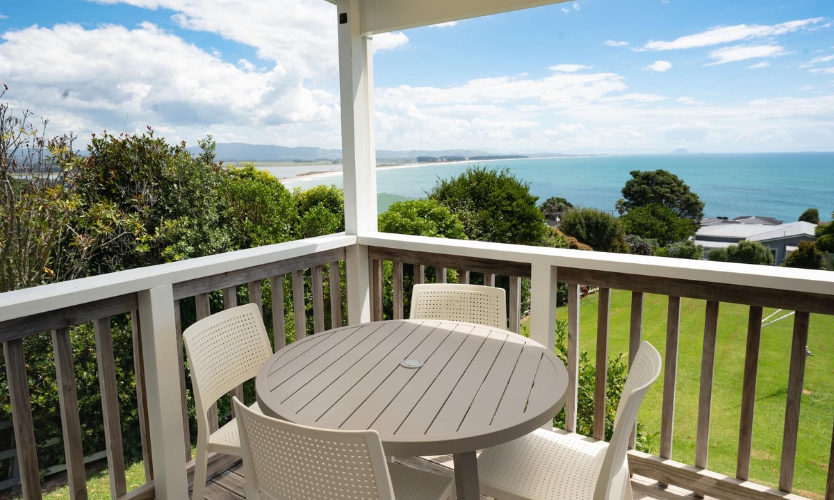 Maketu Cottage | MAKETU SEA MAGIC "BACH RETREAT"