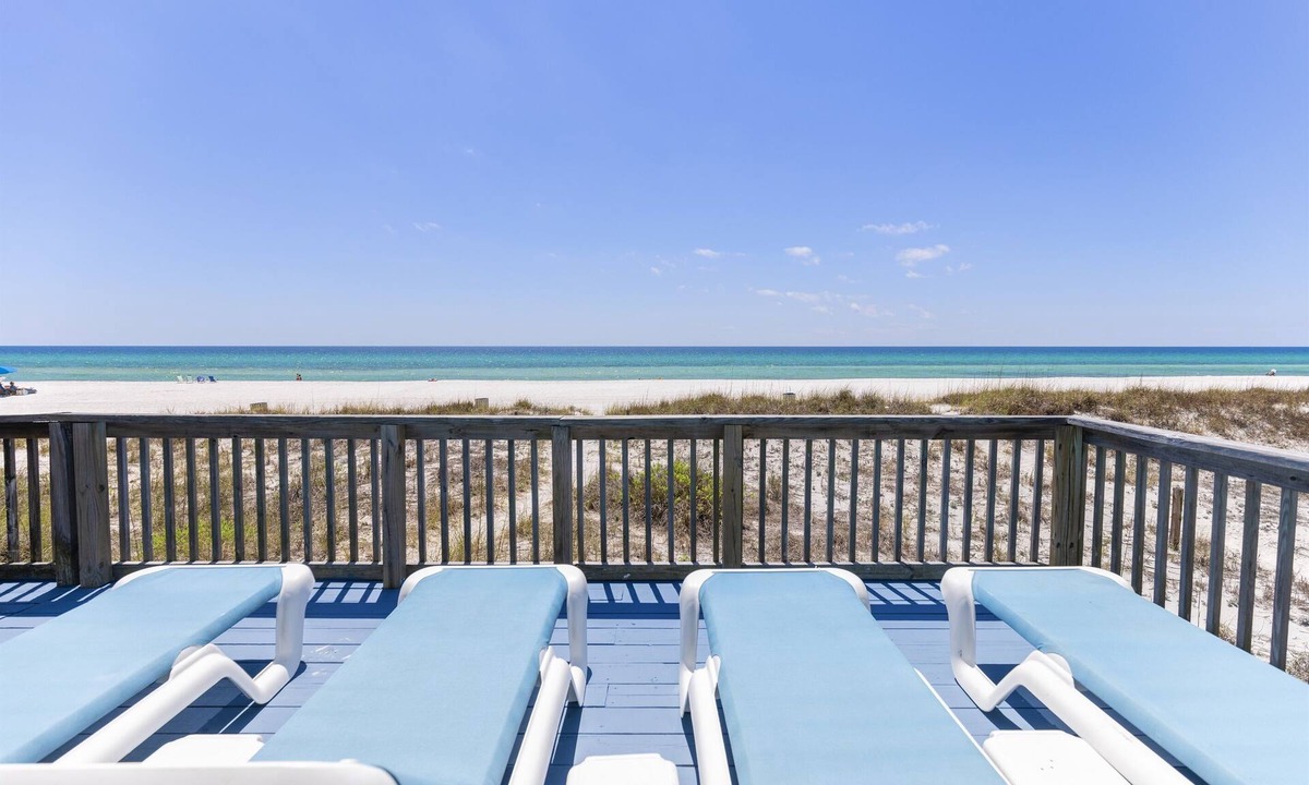 Crescent Beach House | Making Memories | Gulf-Front | Private Beach Access | Sleeps 8