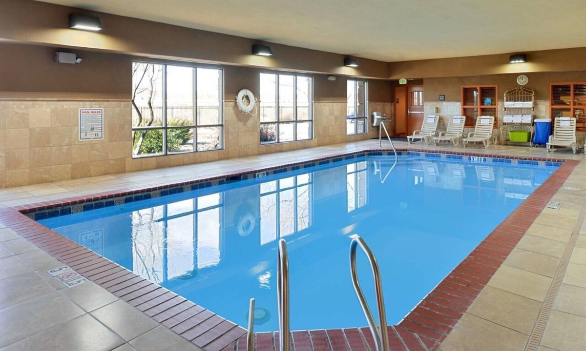 Westside Hotel | Making The Best Memories Along The Way! Indoor Pool, Pets Allowed, Free Parking!