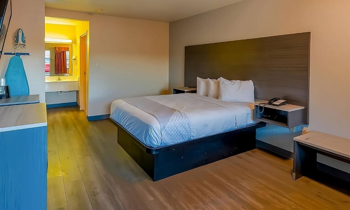 Sweet Home Hotel | Making The Best Memories Along The Way! With Outdoor Pool Access, Free Parking!