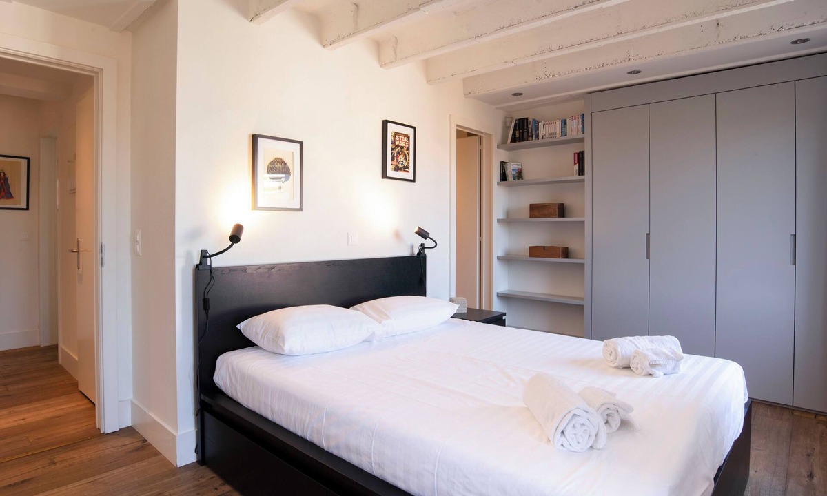 Les Eaux-Vives Apartment | Malagnou | Spacious and luminous apartment in Geneva