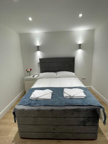 Barrow-on-Trent House | Malaj Hotel Room 3