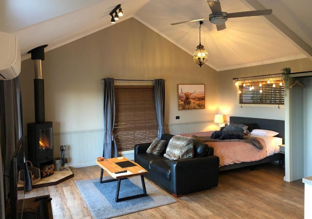 Curramore Cabin | Maleny Luxury Cottages