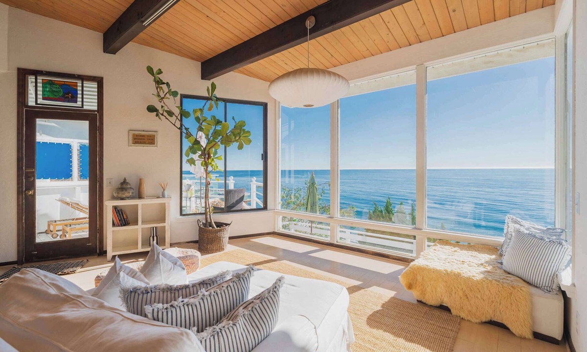 Western Malibu House | Malibu Beachfront Bungalow w/Ocean Views