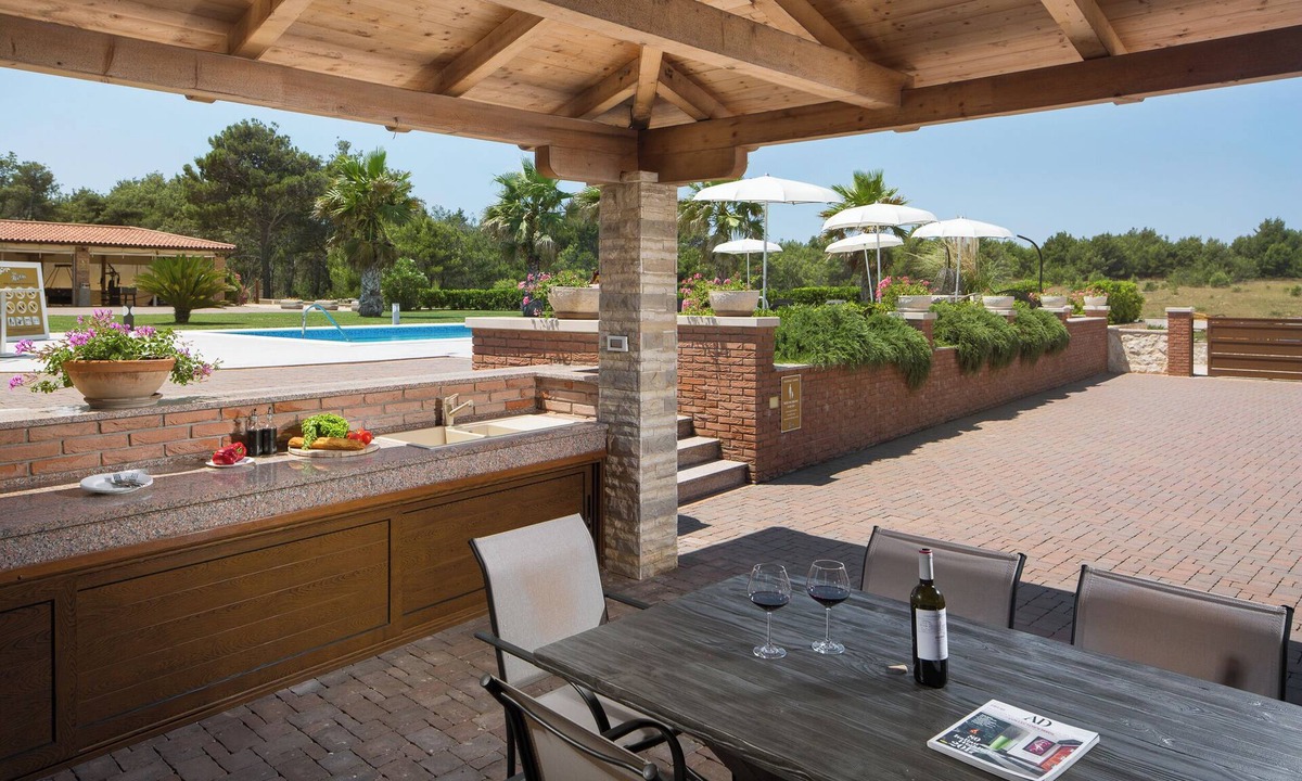 Vir Villa | Malibu Grand Royale – Luxury Group Villa