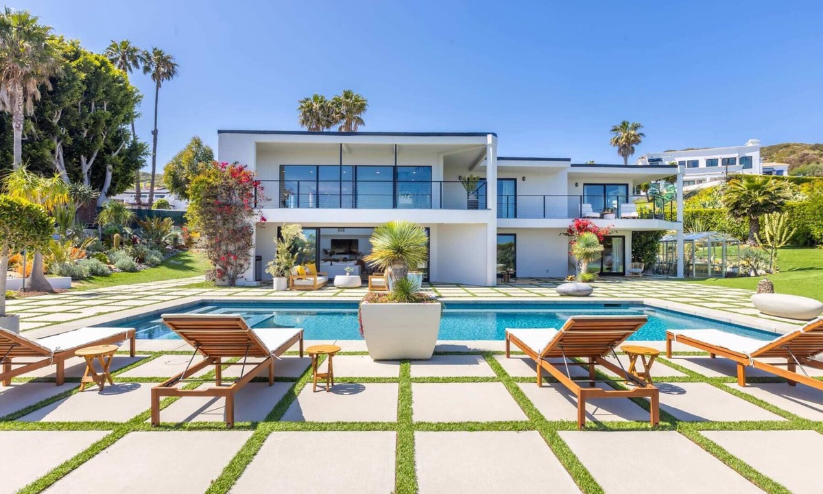 Malibu House | Malibu Luxury 4 BR Home w Pool and Ocean Views