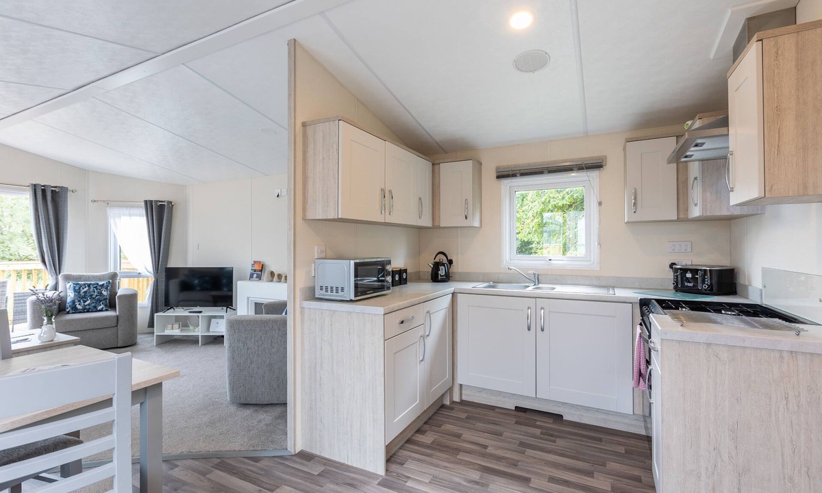 Malton Cabin | Mallard Lodge - Hot Tub