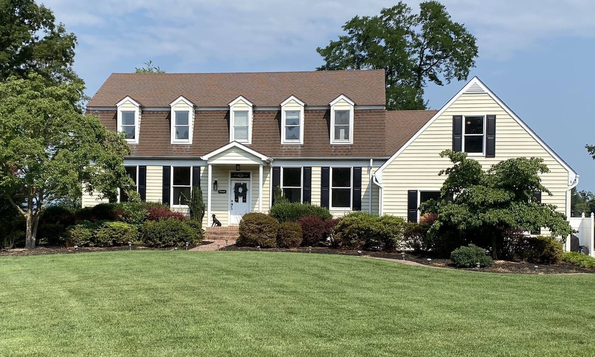 Secretary House | Mallard Point - Waterfront Home