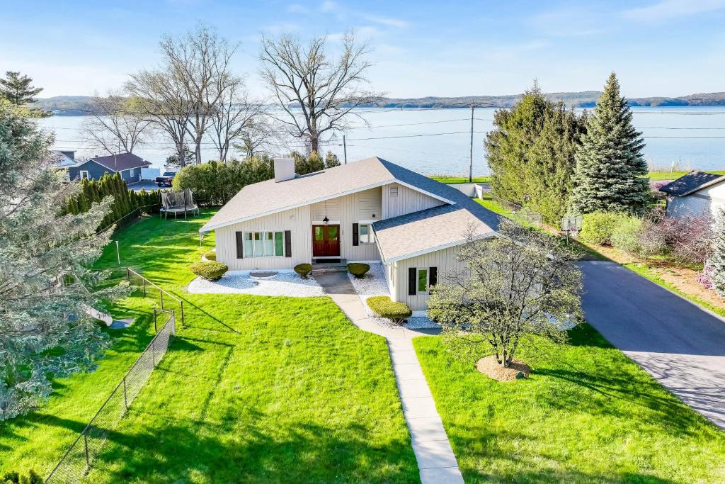 Colchester House | Malletts Bay Getaway