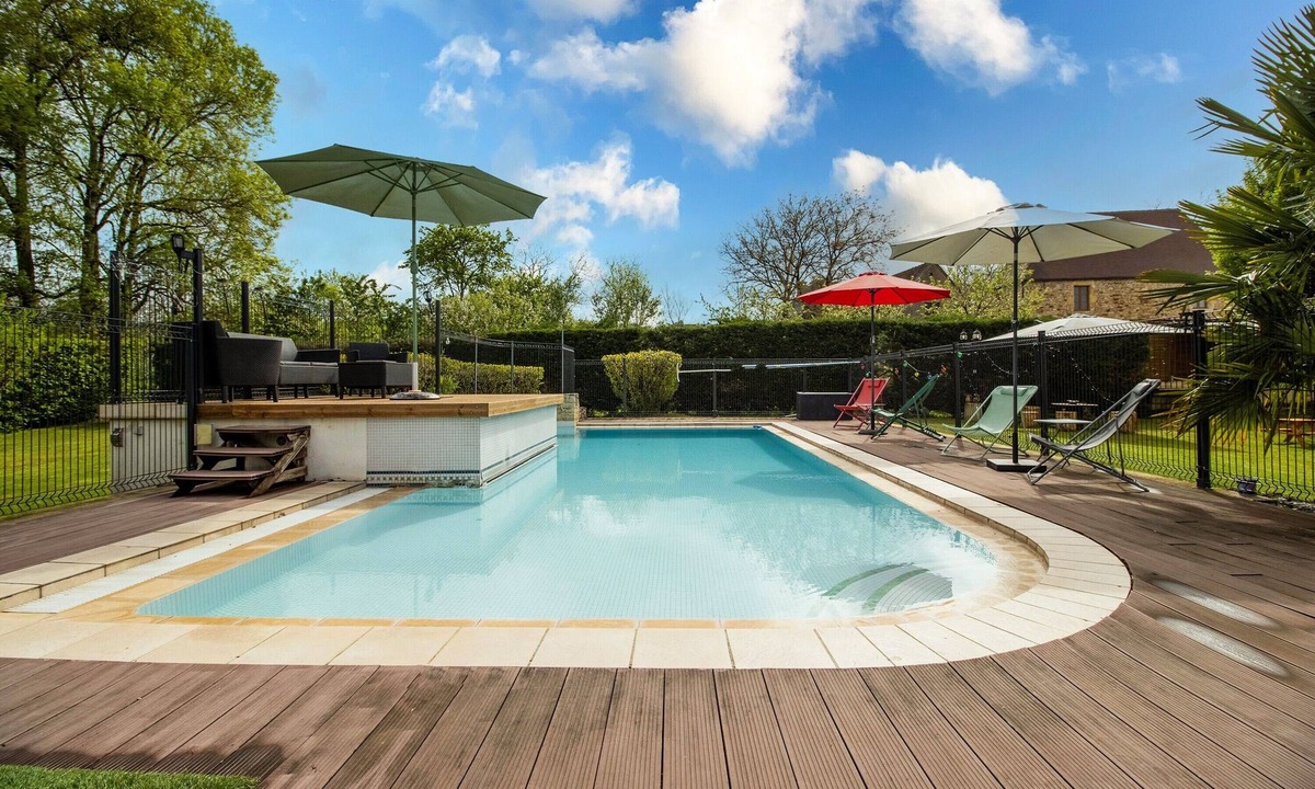 Saint-Julien-de-Lampon House | Maloan – Air-conditioned House with Private Pool and Outdoor Kitchen in Dordogne