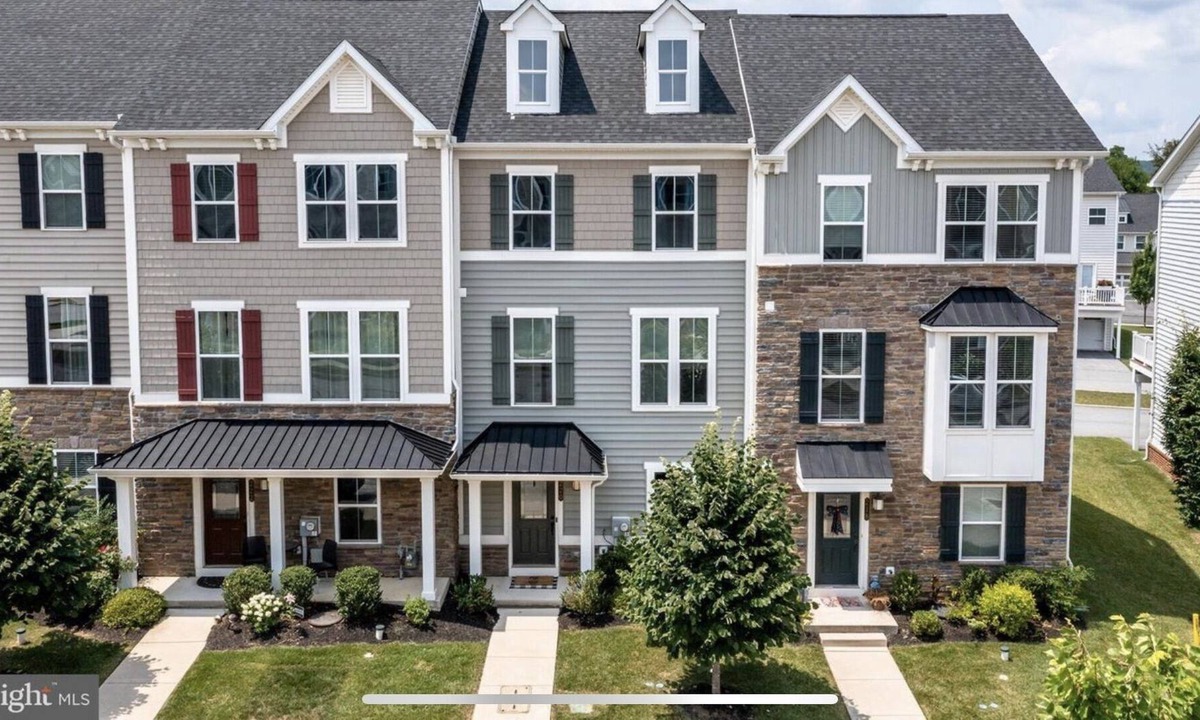 Malvern House | Malvern Full Townhome