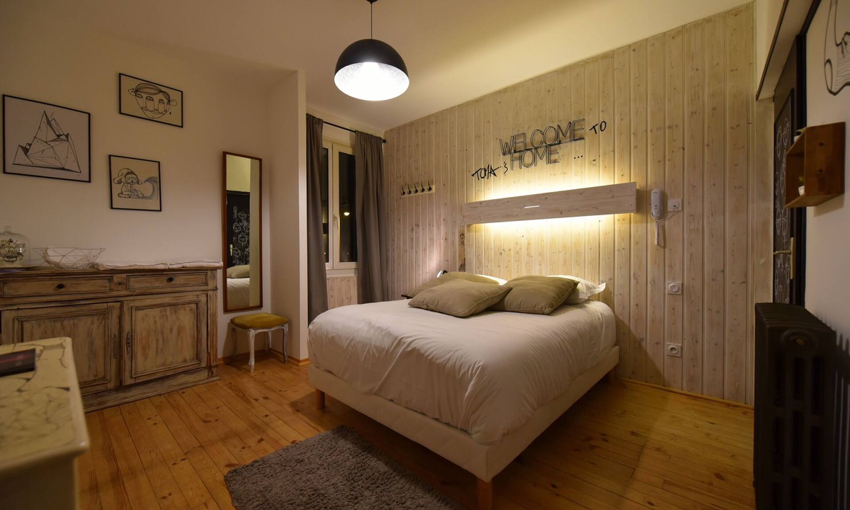 Aix-les-Bains Hotel | Mamie Jane building A