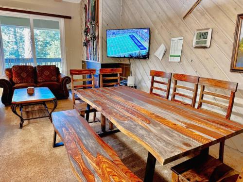 Mammoth Lakes House | Mammoth Lakes Crestview Condo #50