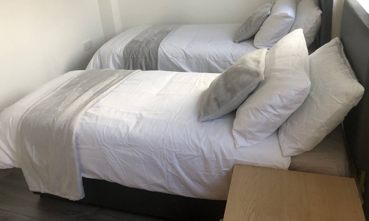 Basildon House | Mana Comfy