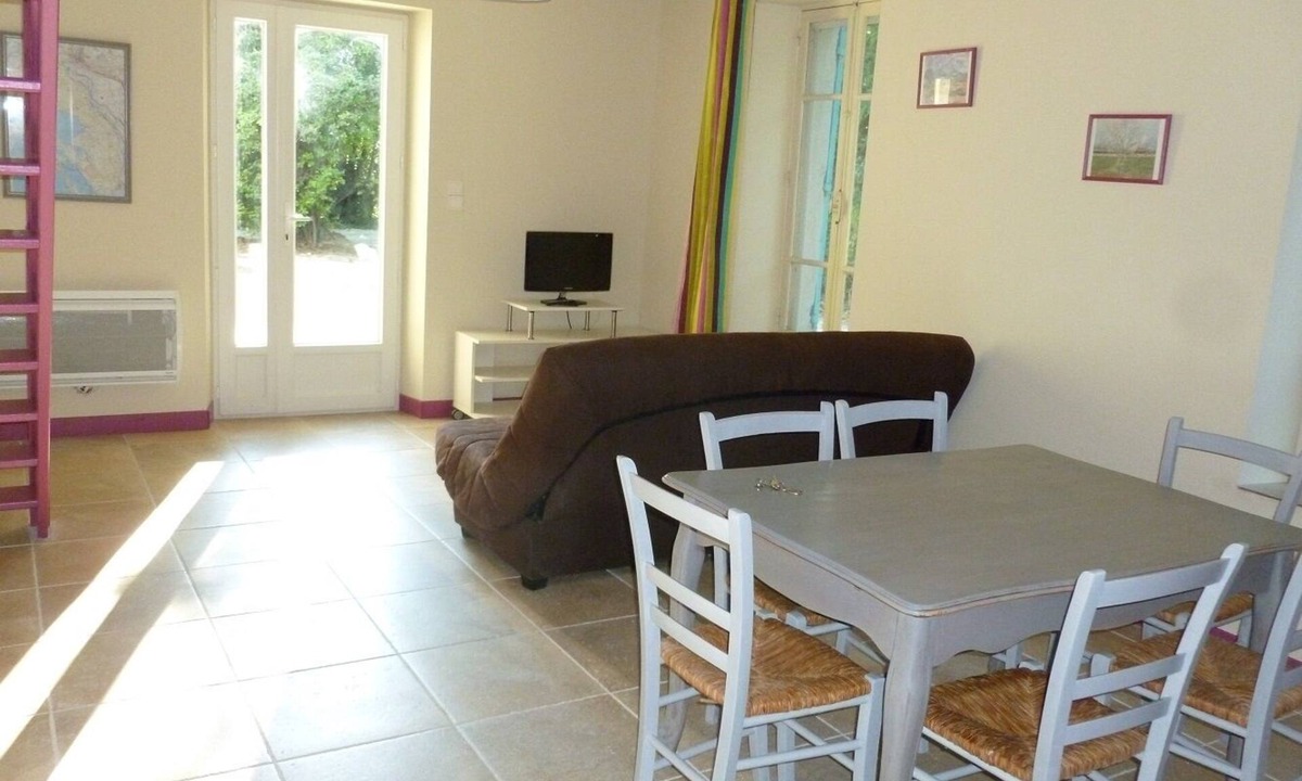 Arles House | MANADE WHITE - COTTAGE FOR 5 PEOPLE