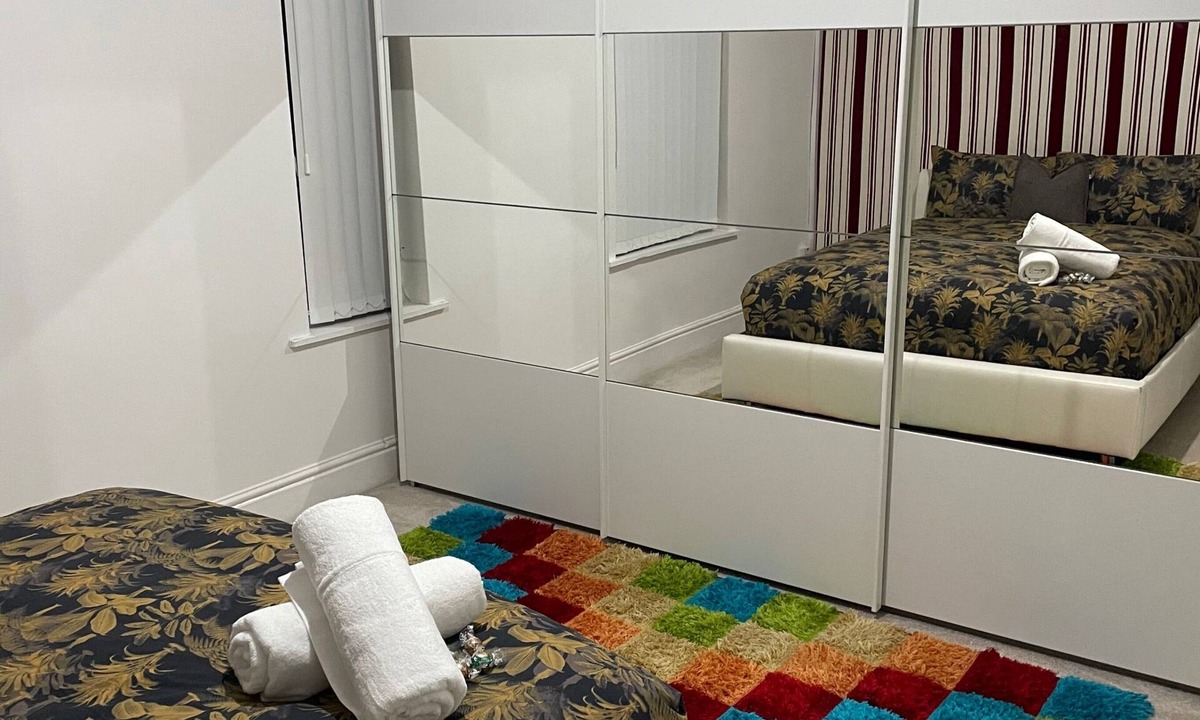 Cheetham Hill House | Manchester - 1 bed- Garden - Parking