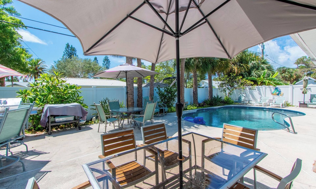 Bay Esplanade House | Mango Bay Pool House Unit 1 - Monthly Beach Rental