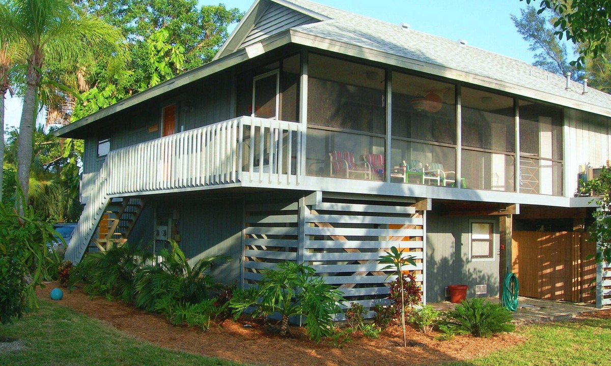 Sanibel House | Mango House - A Modern Sanibel Gem! April, May, June 2026 Available!