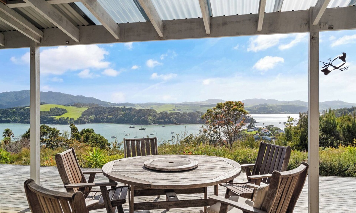 Coopers Beach House | Mangonui Ridge Retreat