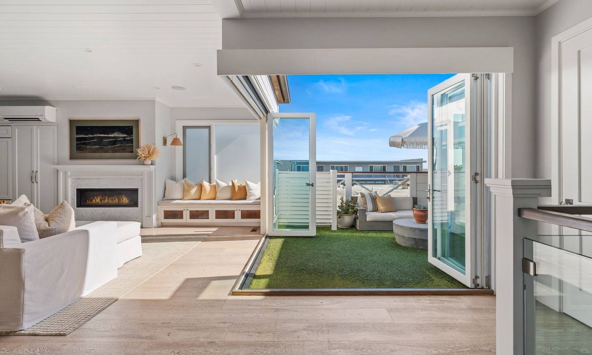 The Strand House | Manhattan Beach Luxury 4Bed Walk to Pier Sauna