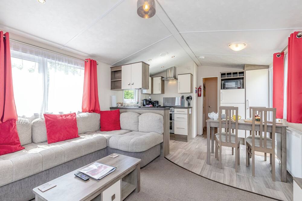 Longnor House | Manifold Caravan Pet Friendly