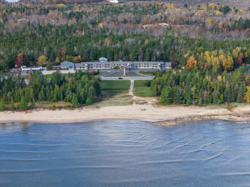 Manistique Hotel | Manistique Sands