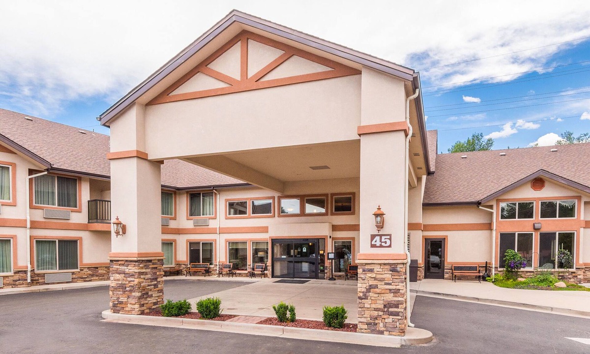 Manitou Springs Hotel | Manitou Pikes Peak Hotel