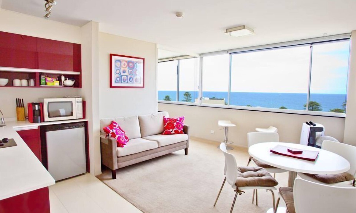 Manly Apartment | Manly Ocean Beach Apartment + Views!