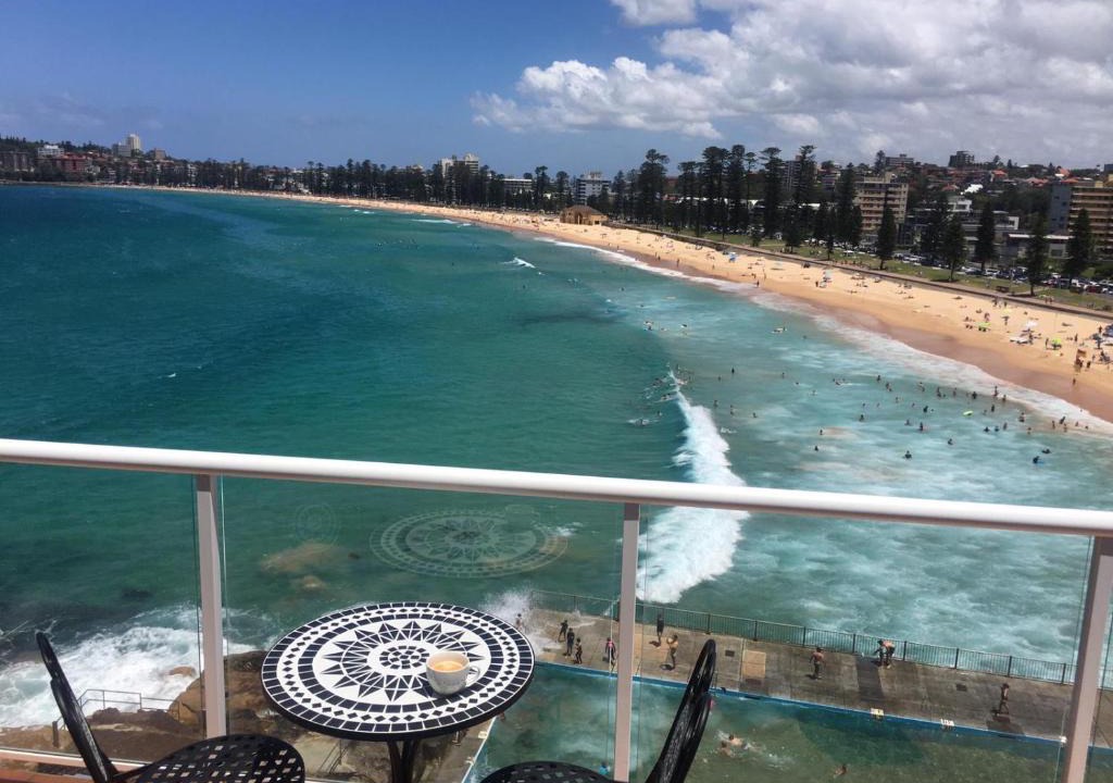 Queenscliff Apartment | Manly Waterfront Beach Stay