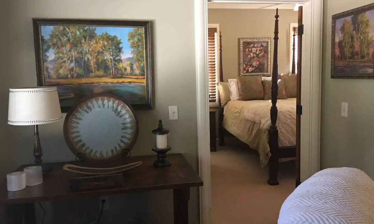 Madison House | Mannsdale Manor Guest Suite