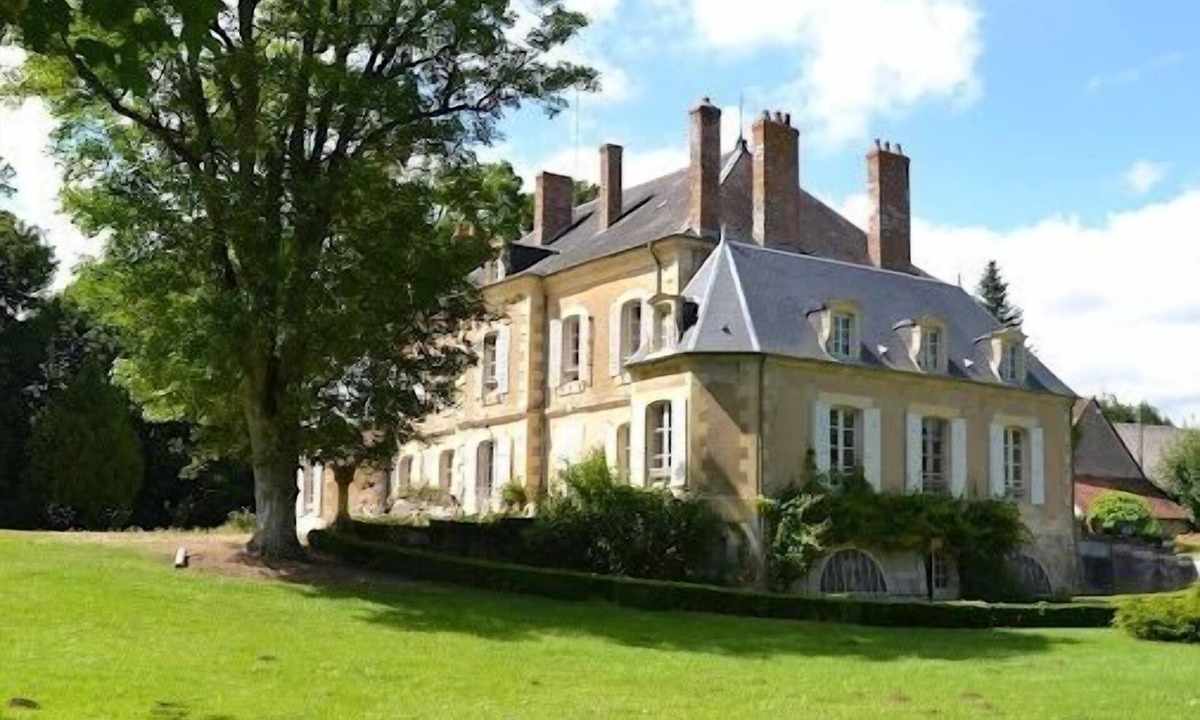 Imphy Bed & Breakfast | Manoir de Curty