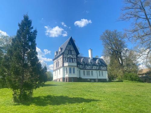 Saint-Germain-de-Livet Bed & Breakfast | Manoir de la Martinière