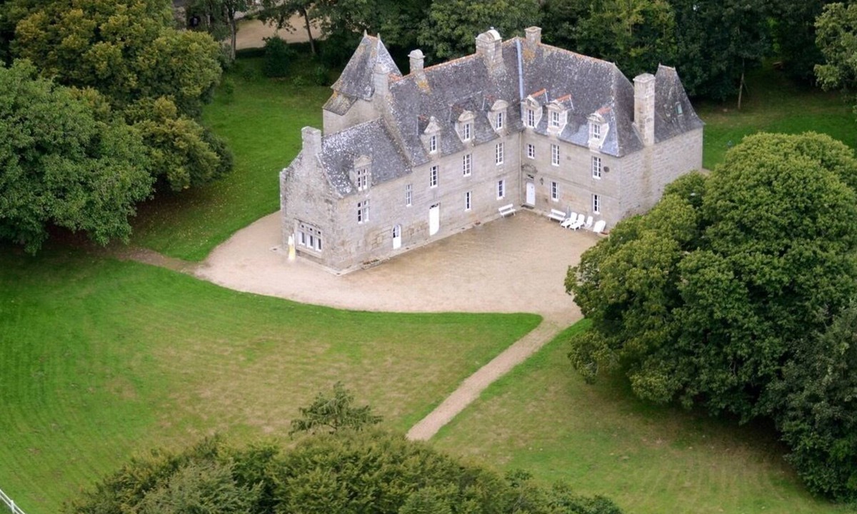 Plounevez-Lochrist Other | Manoir de Keraouël