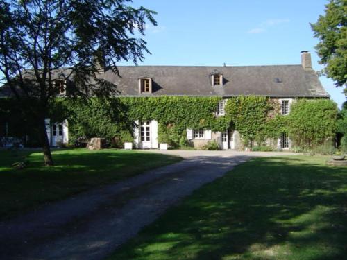 Sixt-sur-Aff Bed & Breakfast | Manoir de Pommery