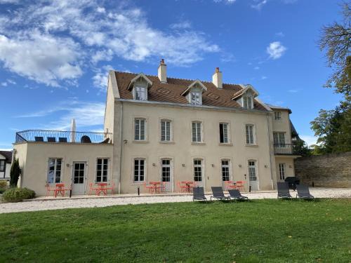 Savigny-les-Beaune Bed & Breakfast | Manoir de Villamont