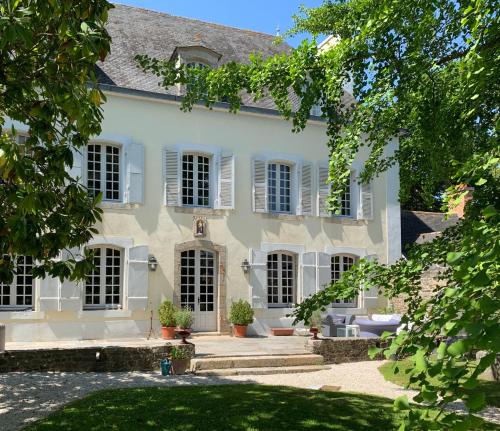 Saint-Samson-sur-Rance Bed & Breakfast | Manoir la Meffrais 1741-Chambres d'hôtes à 3 min de Dinan-Parking Privé
