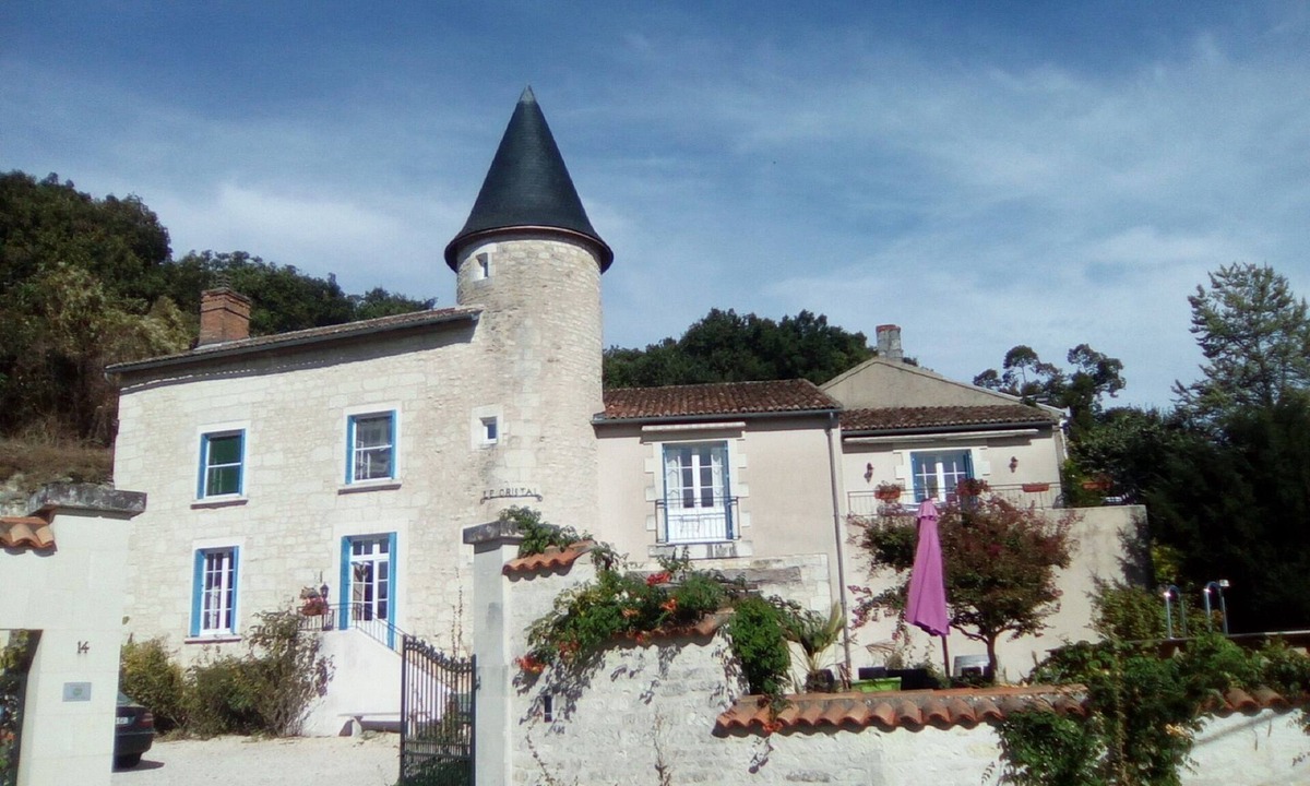 Beaumont House | Manoir Le Cristal, Futuroscope from 33 euros!