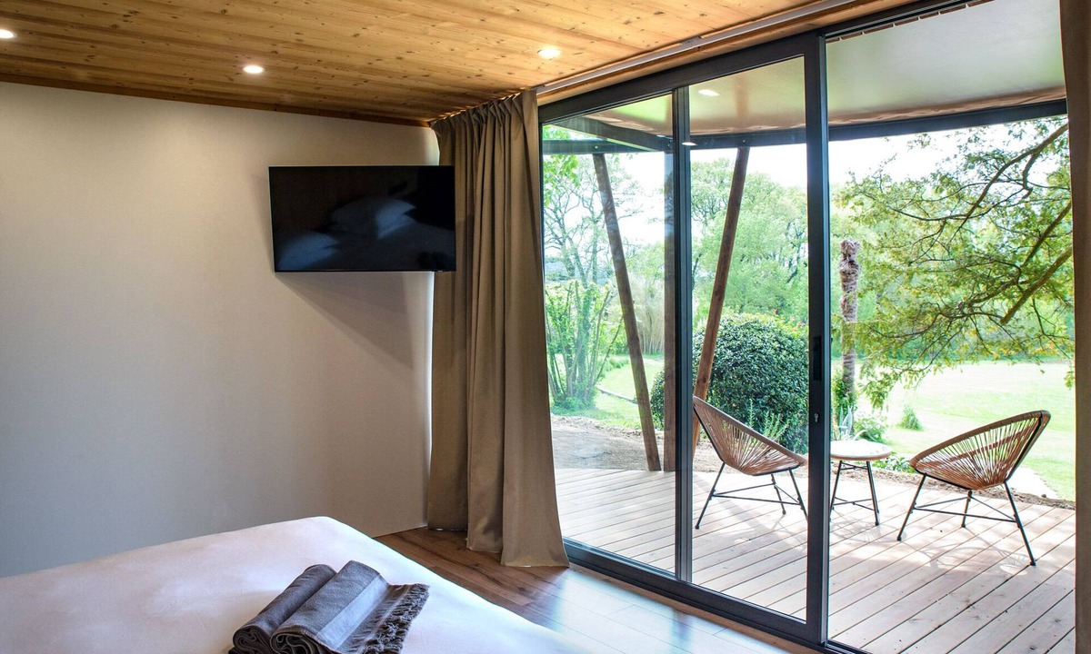 Chateauneuf-du-Rhone Hotel | Manoir le Roure