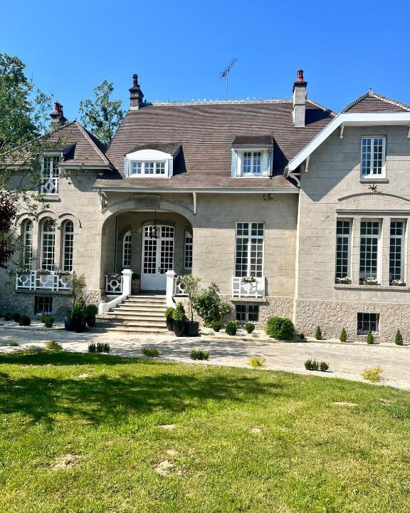 Isques Bed & Breakfast | Manoir Les Feuillantines Piscine & Spa