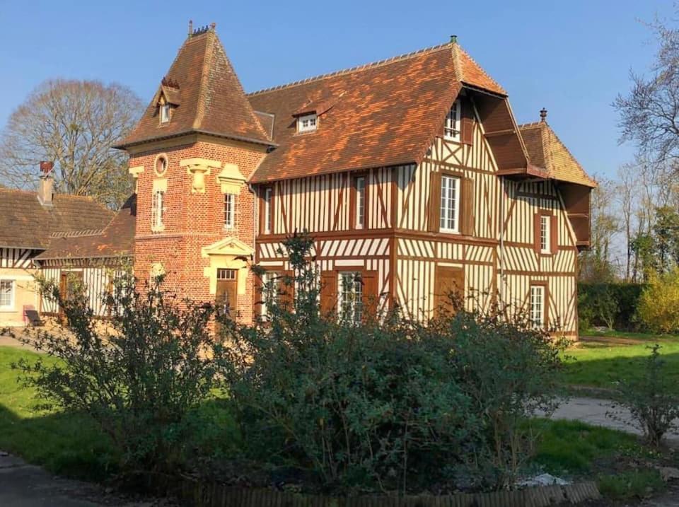 Basseneville Villa | Manoir Normand au cœur d’un Domaine Equestre