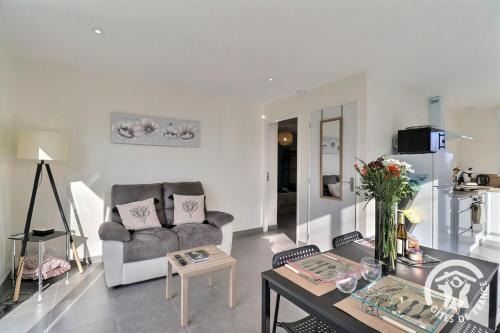 Cherrueix House | Manoky