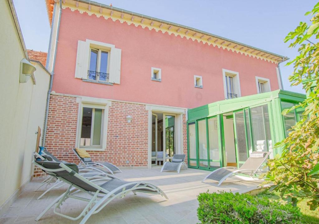 Mesnil-Saint-Pere House | Manon des lacs